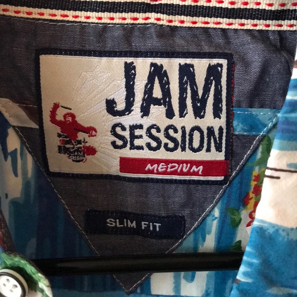 Hawaiian Button up 🌺 - Picture 2 of 4